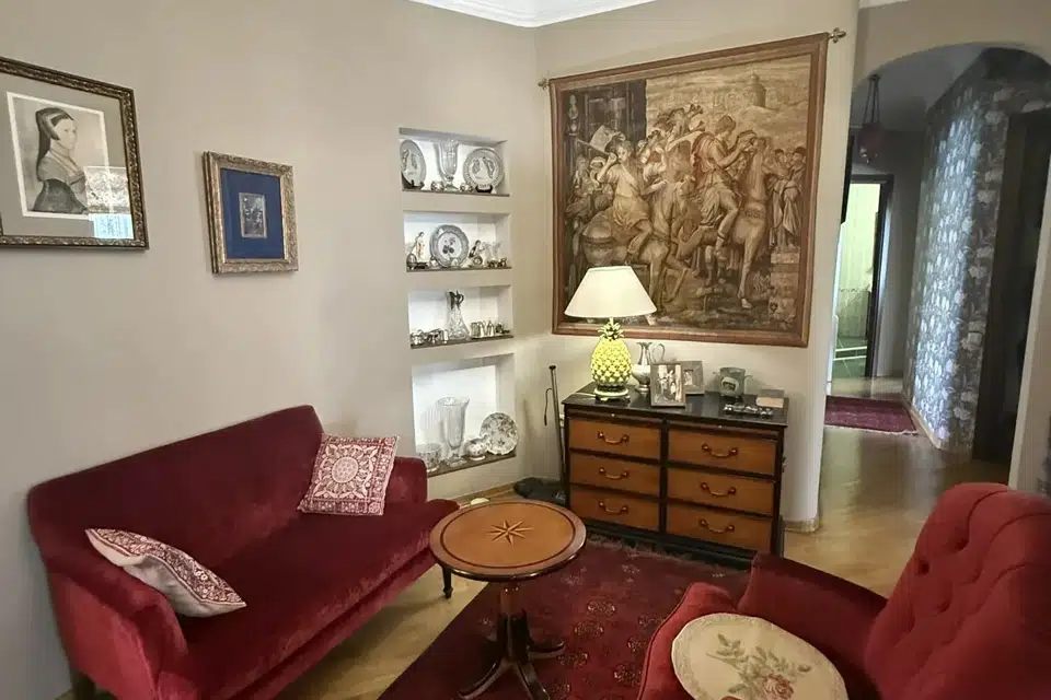 Продаётся 4-комнатная квартира, 140 м²