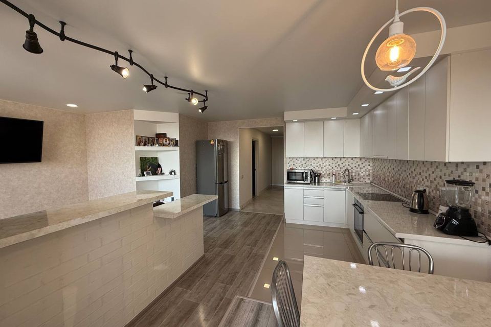 Продаётся 1-комнатная квартира, 58 м²