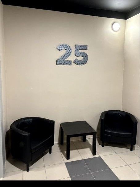 Продаётся 5-комнатная квартира, 222 м²