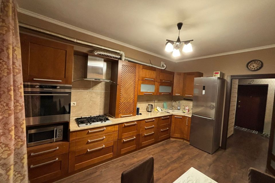Продаётся 2-комнатная квартира, 90.7 м²