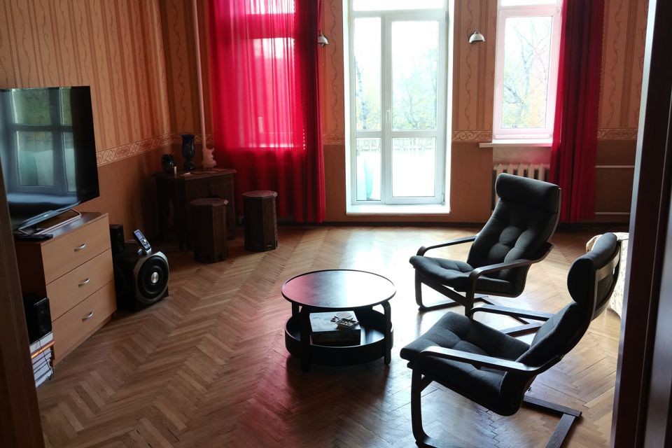 Продаётся 3-комнатная квартира, 98 м²