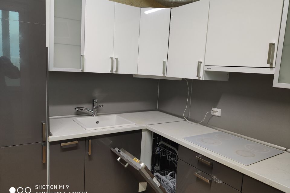 Продаётся 4-комнатная квартира, 101.6 м²