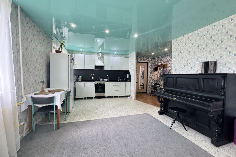 Продаётся 4-комнатная квартира, 57.1 м²