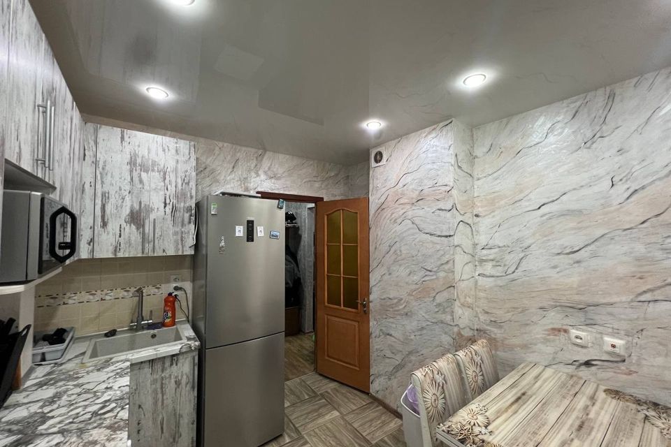 Продаётся 4-комнатная квартира, 98 м²