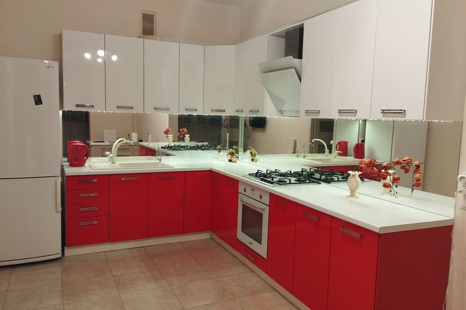 Продаётся 1-комнатная квартира, 55 м²