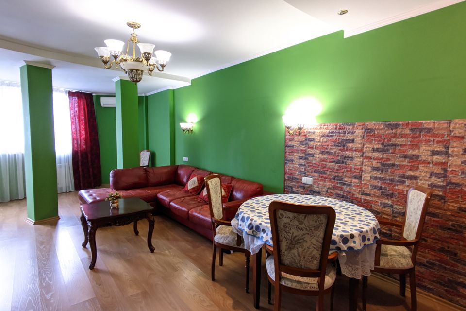 Продаётся 3-комнатная квартира, 119 м²