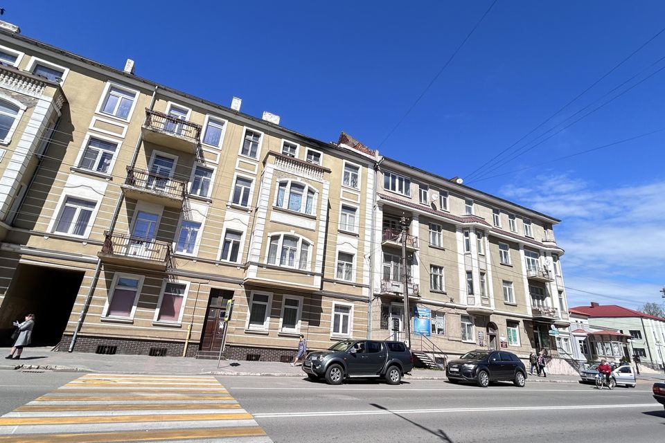 Продаётся 5-комнатная квартира, 113 м²
