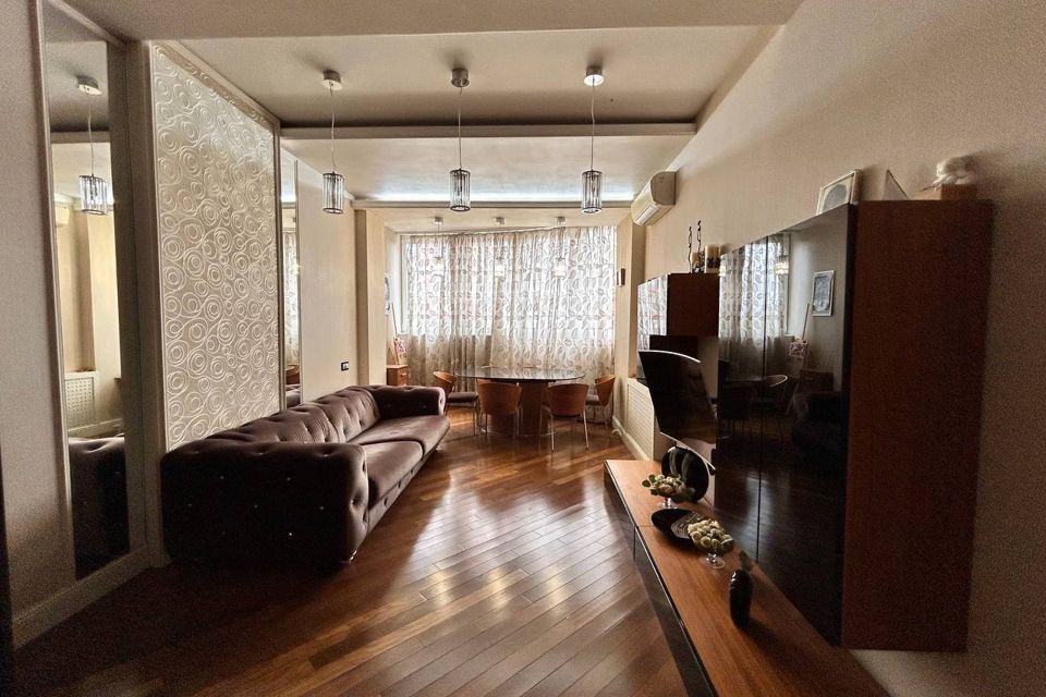 Продаётся 1-комнатная квартира, 50.1 м²