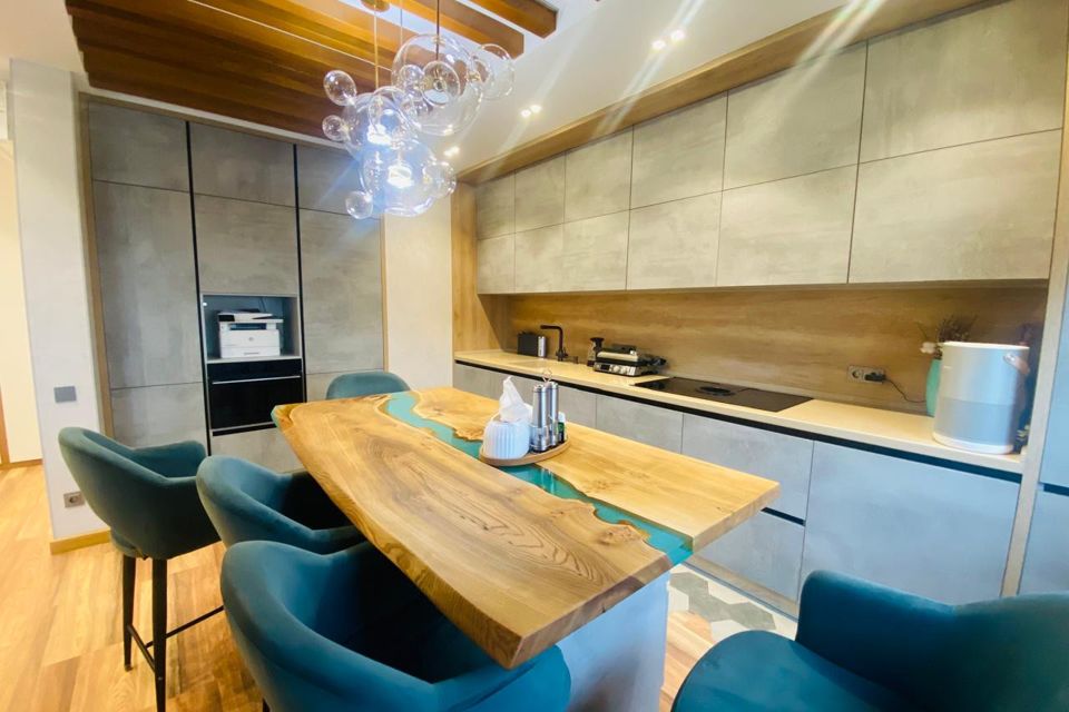 Продаётся 5-комнатная квартира, 138.6 м²