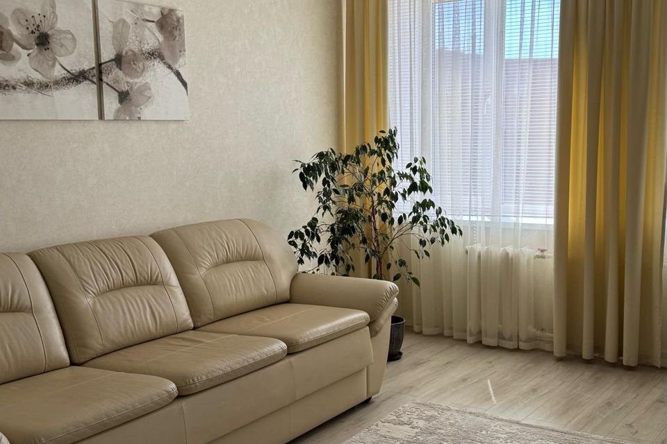Продаётся 2-комнатная квартира, 65.7 м²