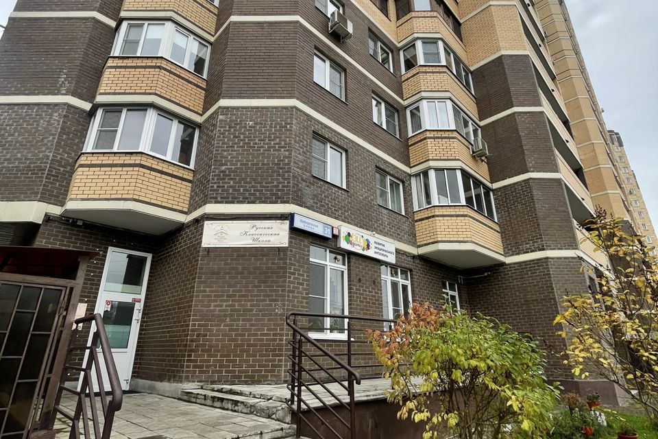 Продаётся 2-комнатная квартира, 58.2 м²
