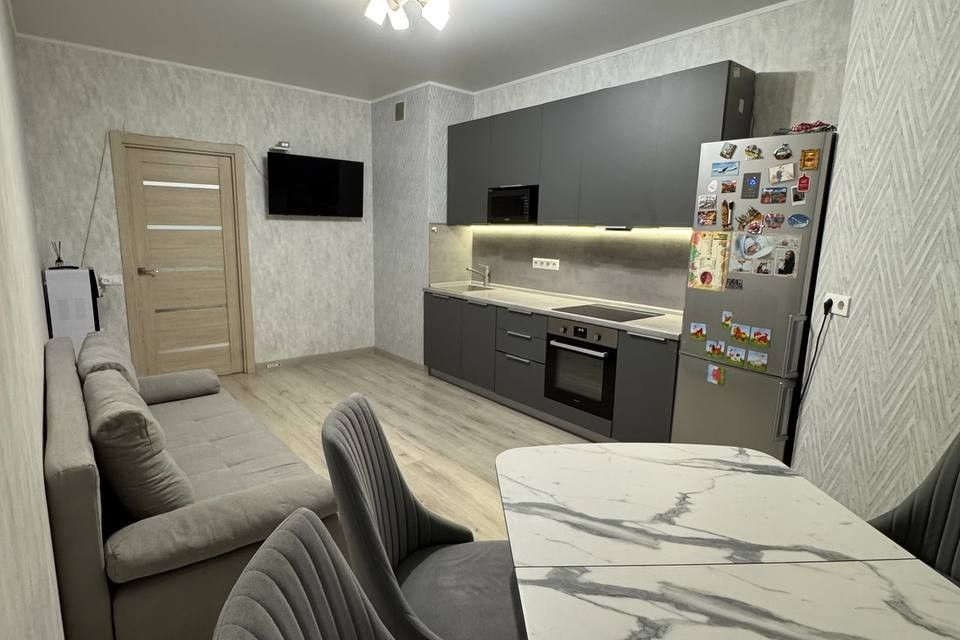 Продаётся 1-комнатная квартира, 56 м²