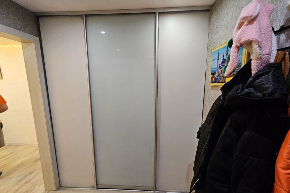 Продаётся 4-комнатная квартира, 59.8 м²