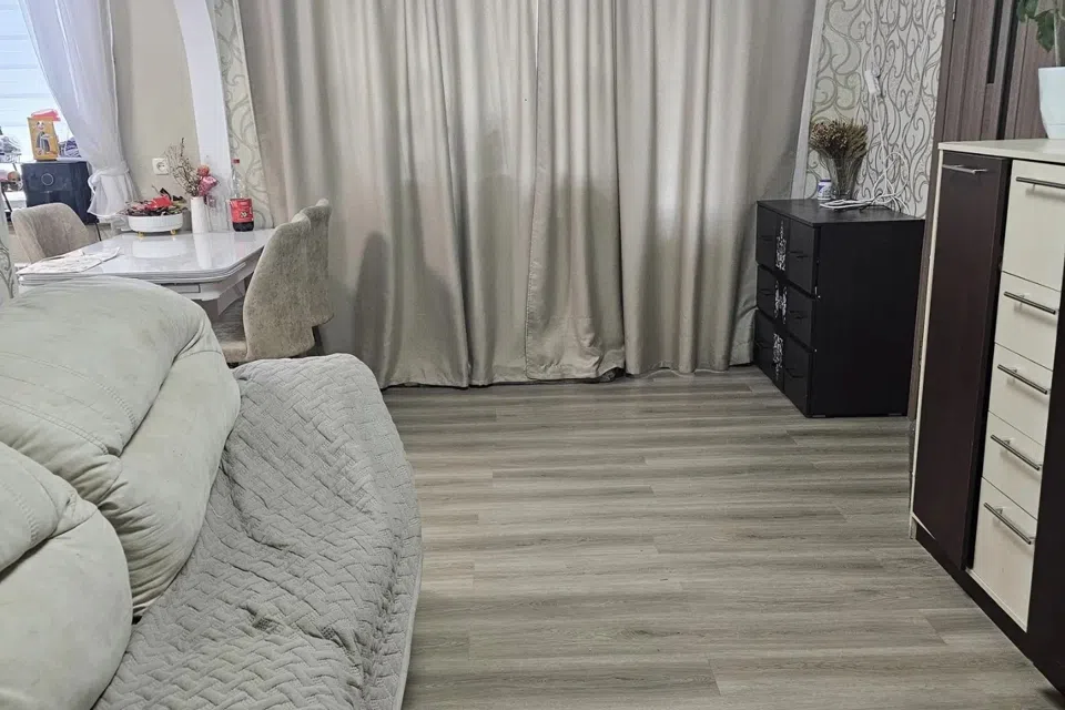 Продаётся 3-комнатная квартира, 49.8 м²