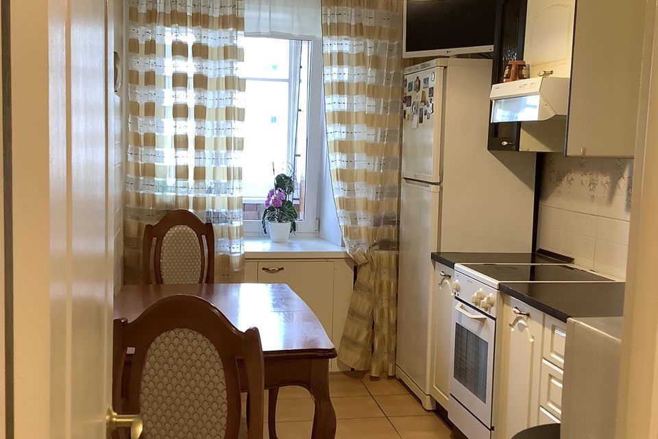 Продаётся 4-комнатная квартира, 77.1 м²