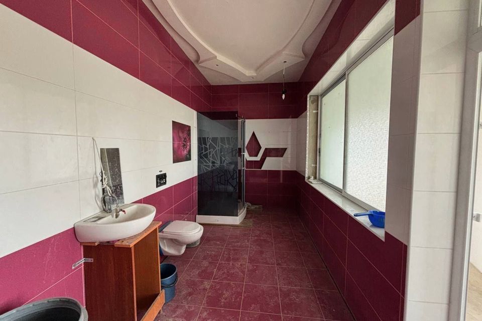 Продаётся 3-этажный дом, 860 м²