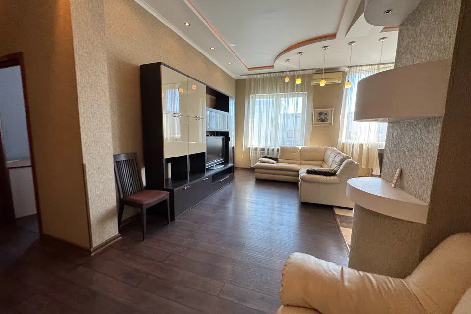 Продаётся 3-комнатная квартира, 103 м²