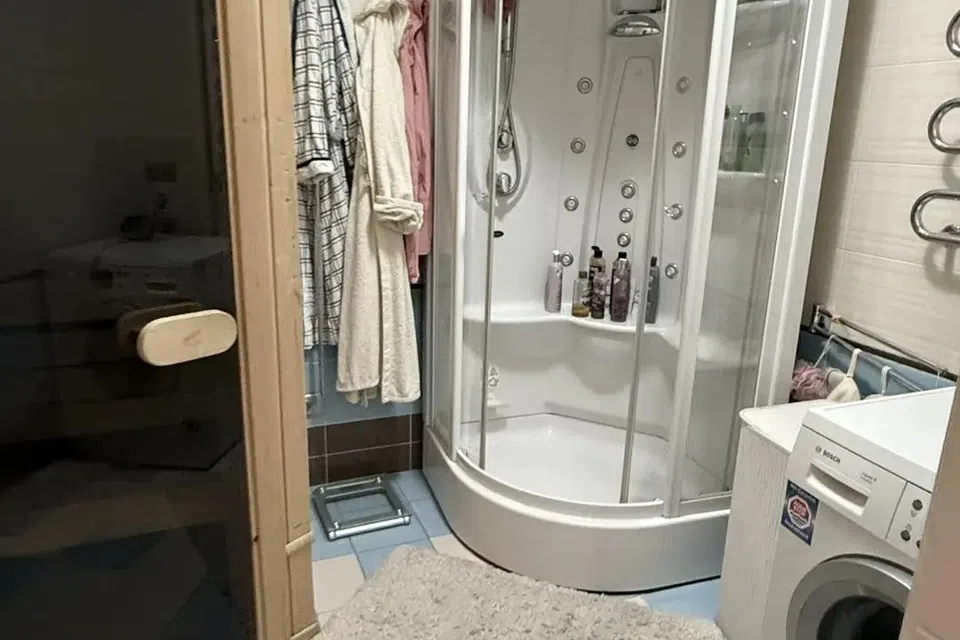 Продаётся 5-комнатная квартира, 200 м²