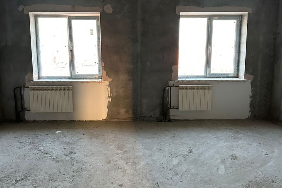 Продаётся 4-комнатная квартира, 173 м²
