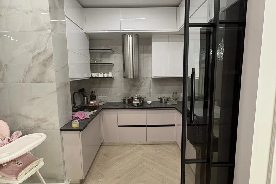 Продаётся 3-комнатная квартира, 113 м²