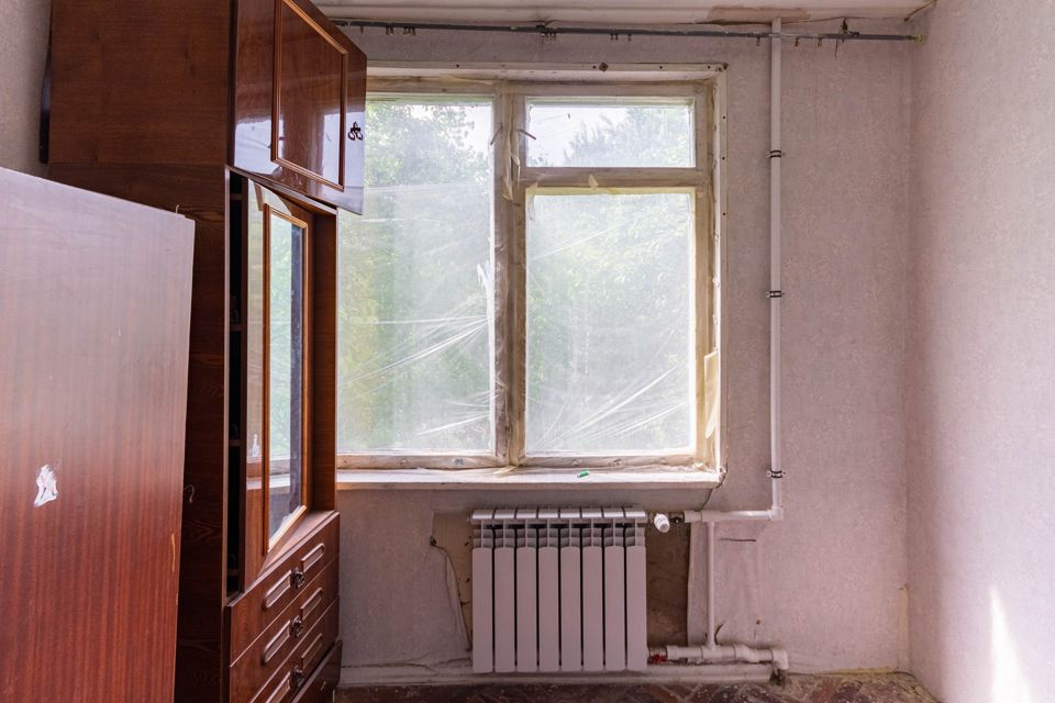 Продаётся 3-комнатная квартира, 41.9 м²