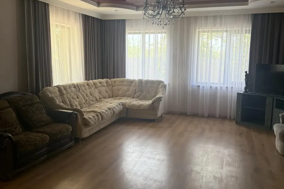 Продаётся 2-этажный дом, 165 м²