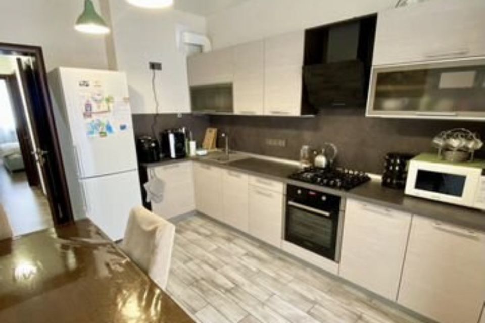 Продаётся 2-комнатная квартира, 58 м²
