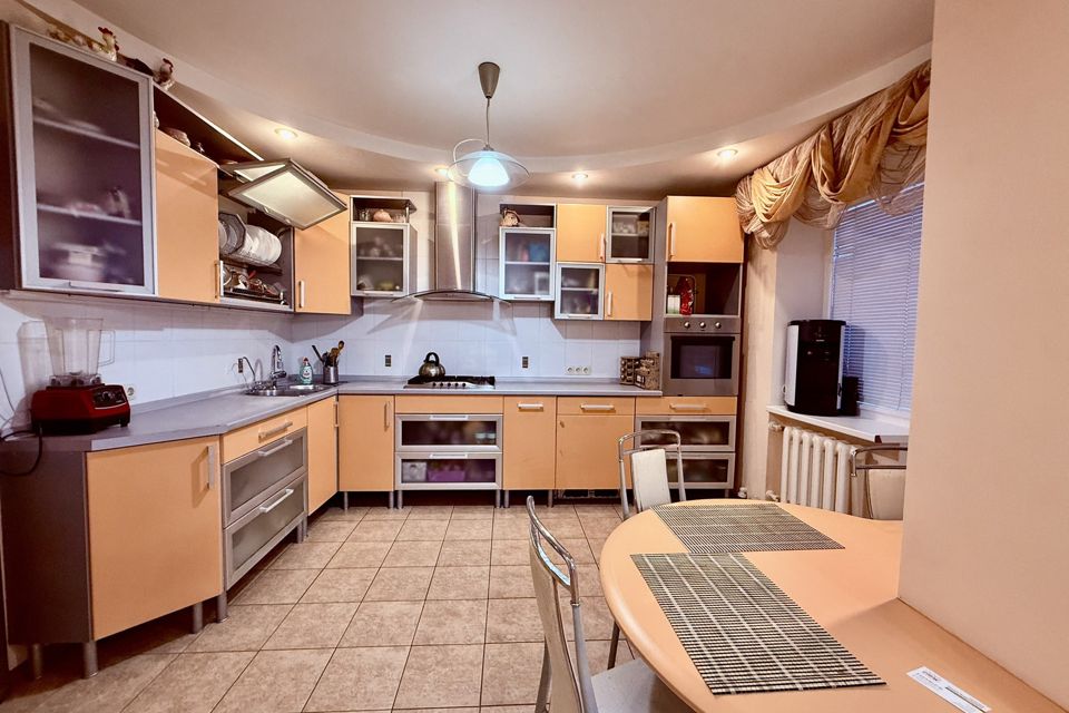 Продаётся 3-комнатная квартира, 90 м²