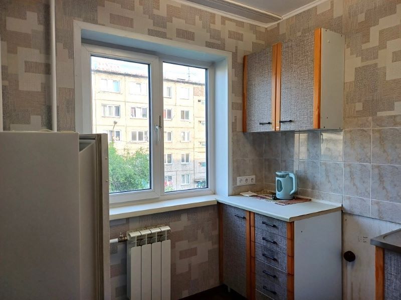 Продаётся 4-комнатная квартира, 60.3 м²