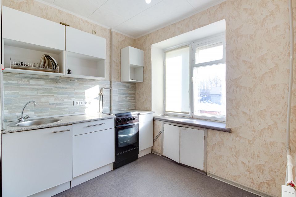 Продаётся 4-комнатная квартира, 61.8 м²