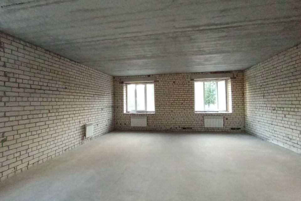 Продаётся 3-комнатная квартира, 146.2 м²