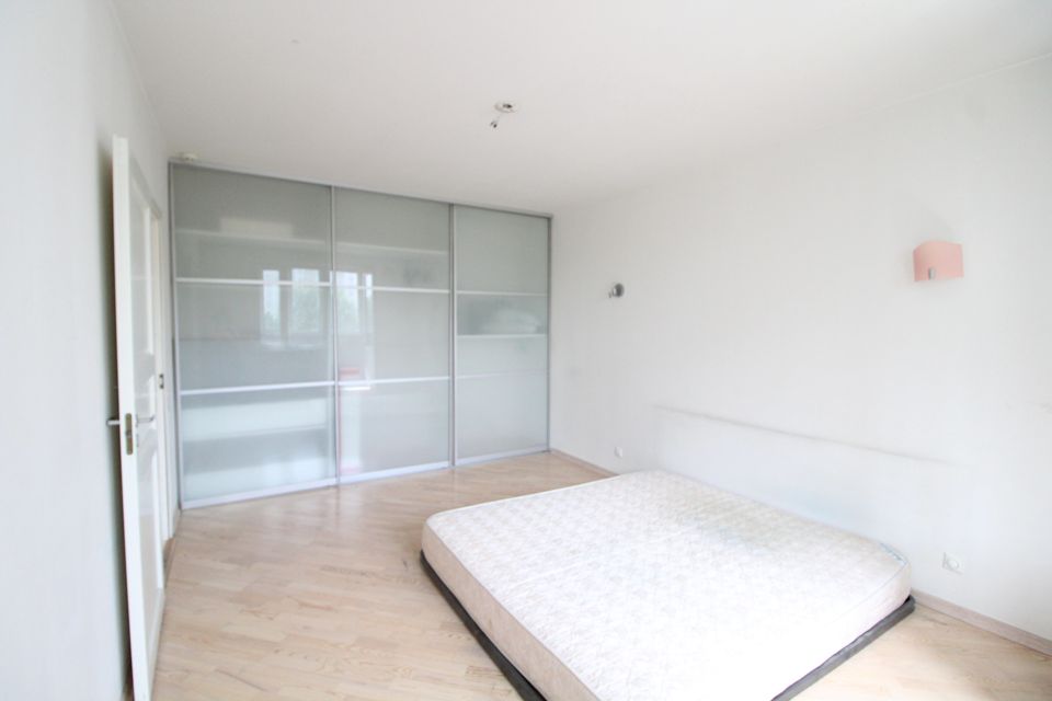 Продаётся 4-комнатная квартира, 112 м²