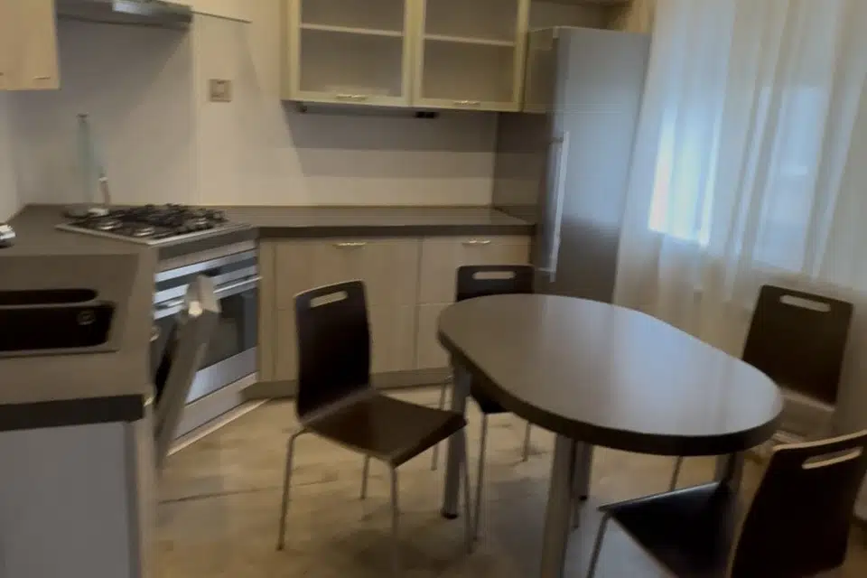 Продаётся 4-комнатная квартира, 102 м²