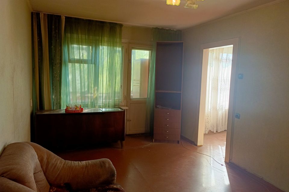 Продаётся 4-комнатная квартира, 60.6 м²