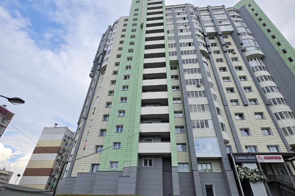 Продаётся 4-комнатная квартира, 125.4 м²