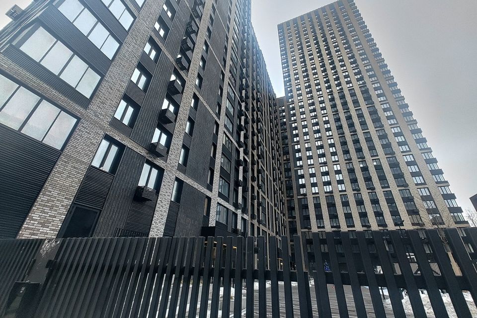 Продаётся 4-комнатная квартира, 105 м²