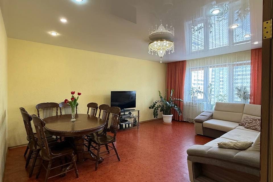 Продаётся 4-комнатная квартира, 130.3 м²