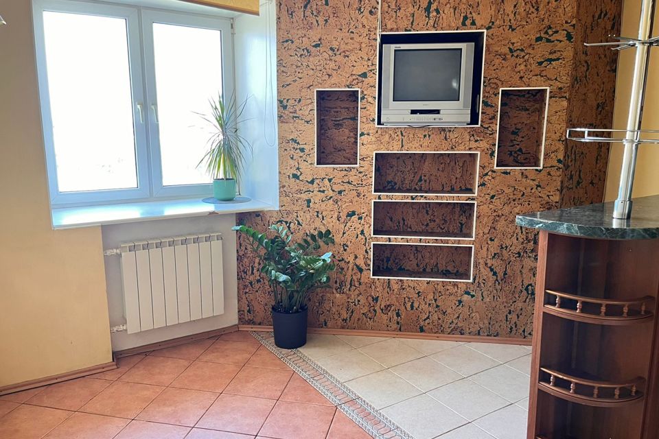 Продаётся 4-комнатная квартира, 130 м²