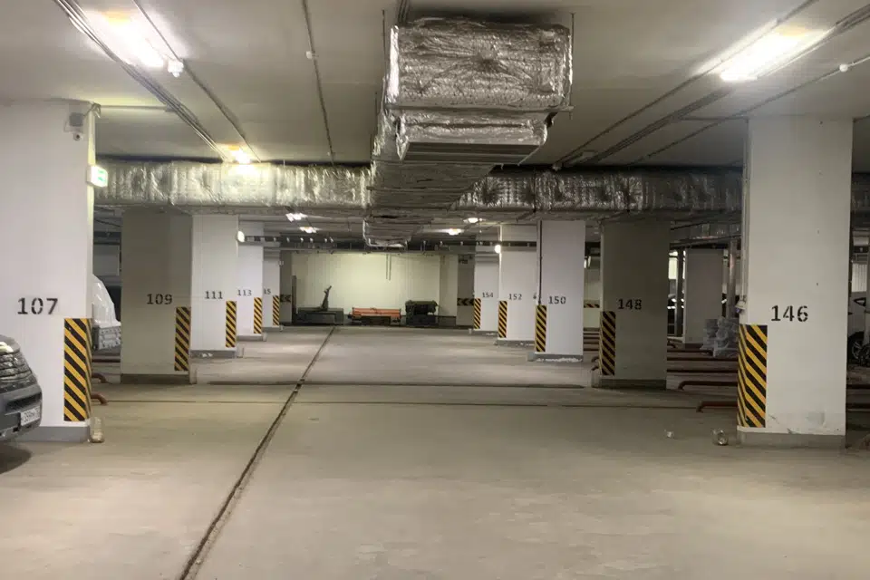 Продаётся машиноместо, 16 м²
