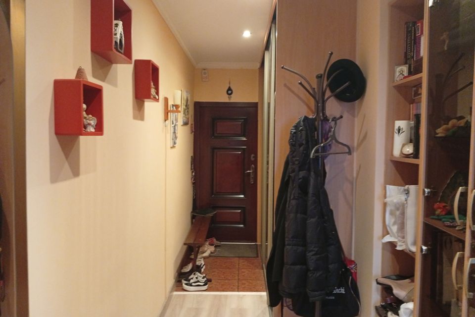 Продаётся 4-комнатная квартира, 70.9 м²