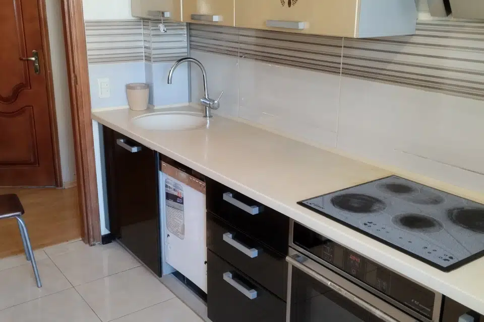 Продаётся 3-комнатная квартира, 60.5 м²