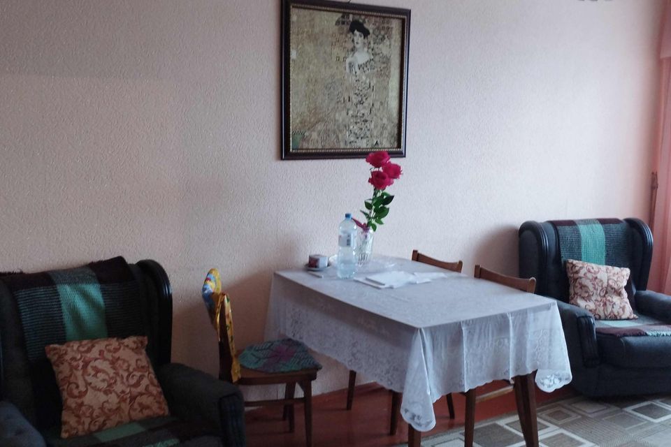 Продаётся 3-комнатная квартира, 61.8 м²