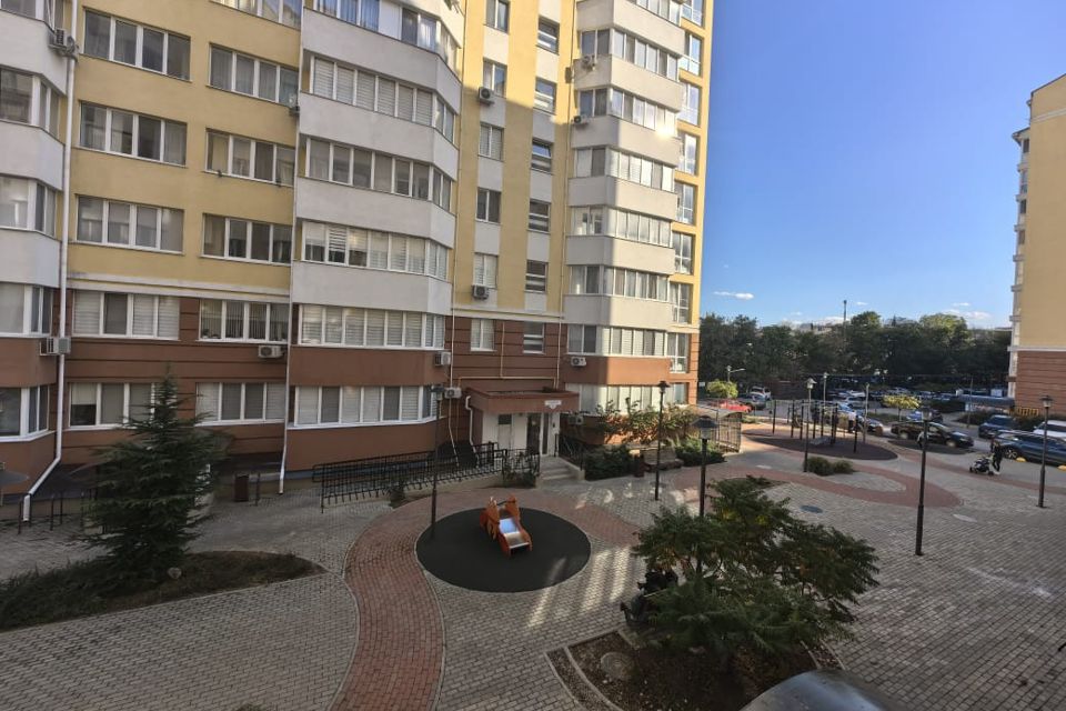 Продаётся 3-комнатная квартира, 82 м²