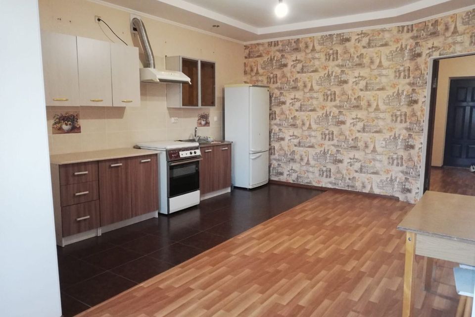 Сдаётся 2-комнатная квартира, 93 м²