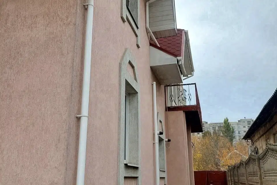Продаётся 2-этажный дом, 335 м²