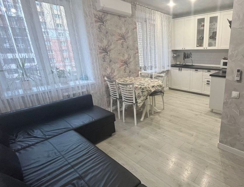 Продаётся 3-комнатная квартира, 64.6 м²