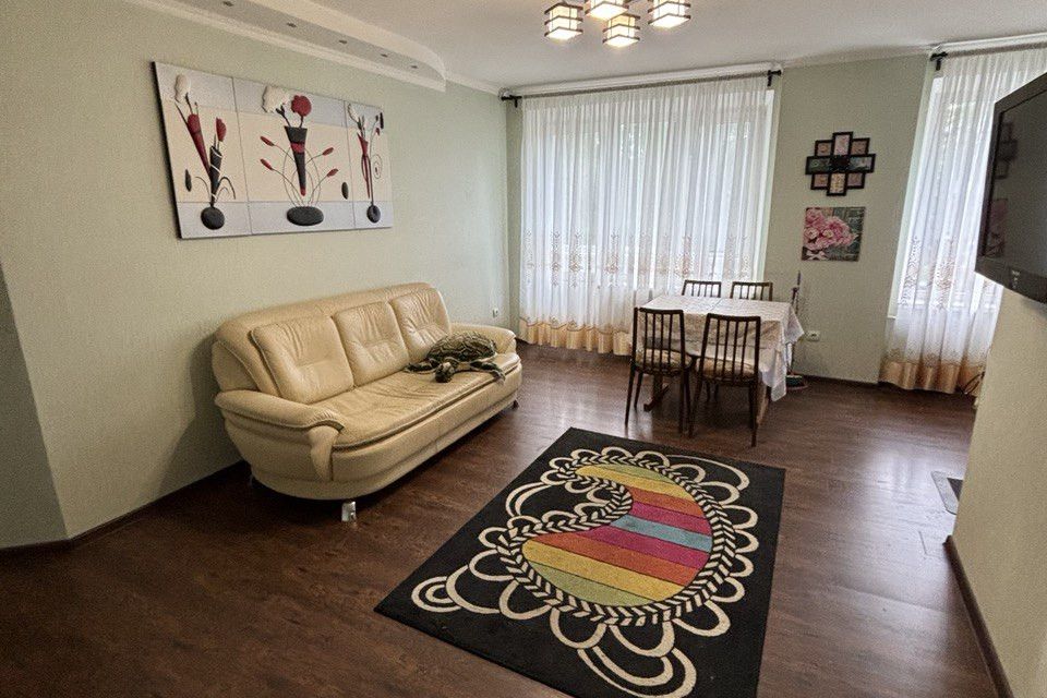 Продаётся 3-комнатная квартира, 56.2 м²