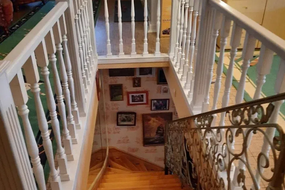 Продаётся 4-комнатная квартира, 196 м²