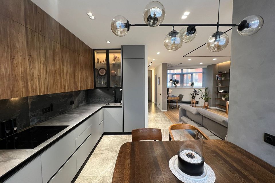 Продаётся 4-комнатная квартира, 95.7 м²