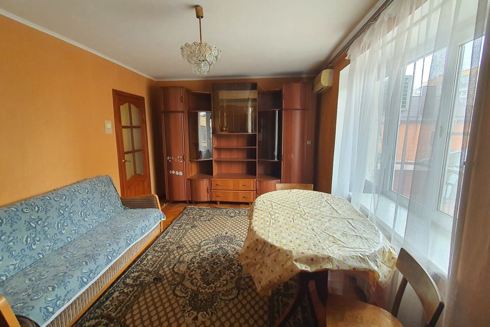 Продаётся 3-комнатная квартира, 56.8 м²